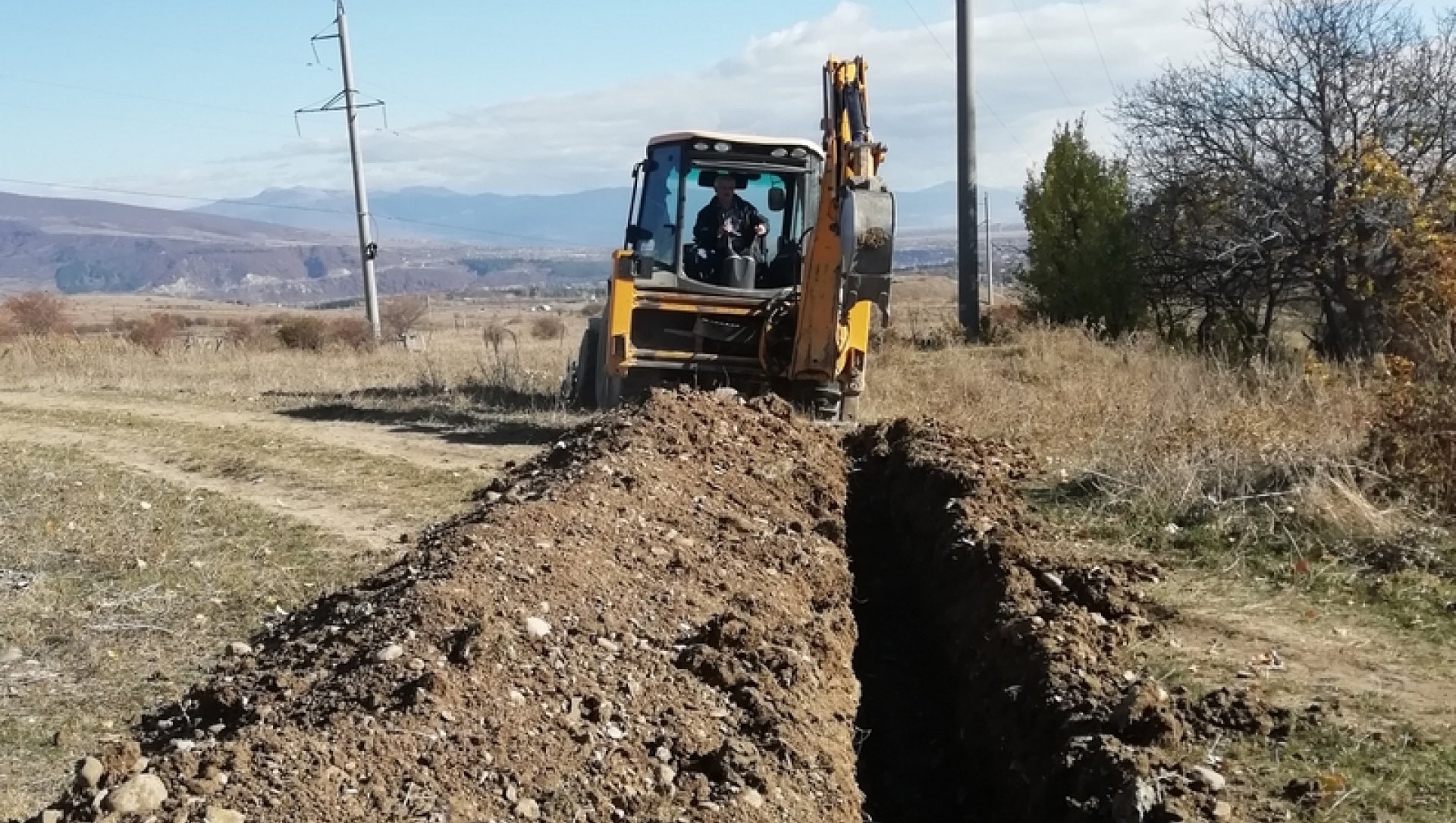 Завершается строительство водоводов в селах Тбет и Рустау