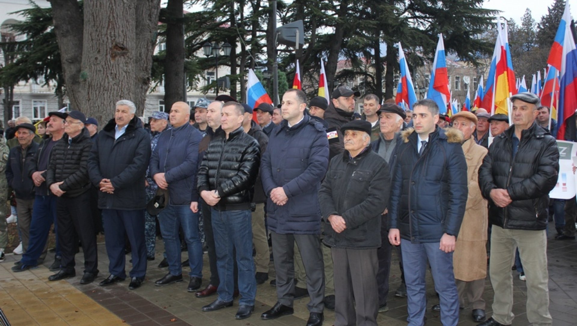 Геннадий Бекоев принял участие в митинге в поддержку ДНР и ЛНР
