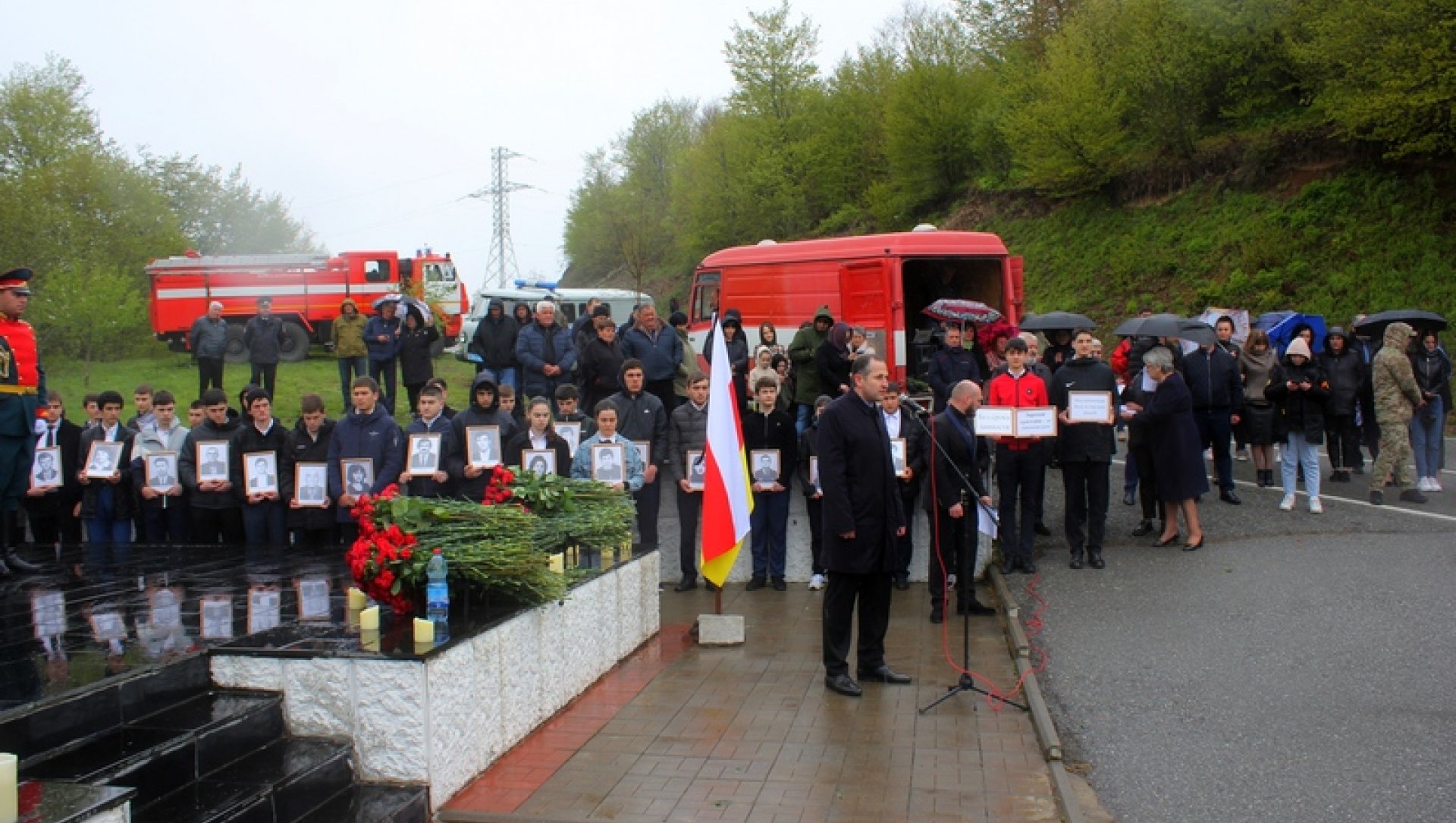 Митинг памяти жертв Зарской трагедии