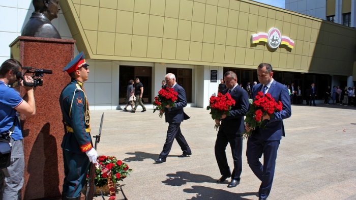 Геннадий Бекоев принял участие в торжествах, посвященных Дню принятия Акта о провозглашении независимости Южной Осетия