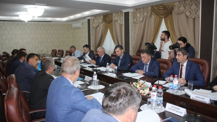 Состоялось совещание по вопросам социально-экономического сотрудничества между Россией и Южной Осетией