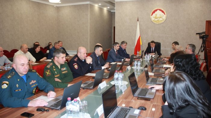 Об изменениях в конституционном законе, образовательных стандартах, составе коллегии природоохранного ведомства