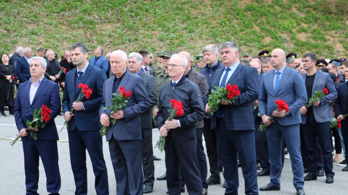Алан Джиоев принял участие в мероприятиях, посвященных памяти жертв Зарской трагедии 