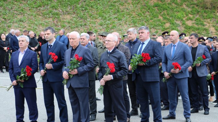 Алан Джиоев принял участие в мероприятиях, посвященных памяти жертв Зарской трагедии 