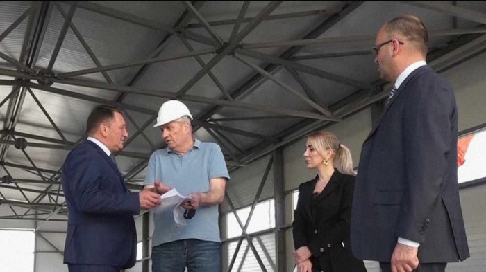 Константин Джуссоев посетил строящийся консервный завод