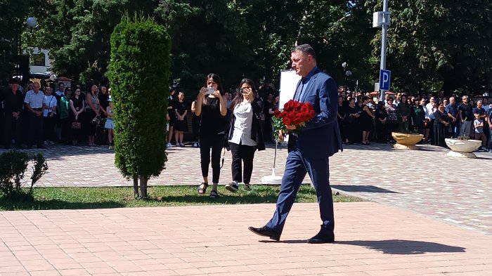 Константин Джуссоев принял участие в памятном митинге, посвященном жертвам Бесланской трагедии