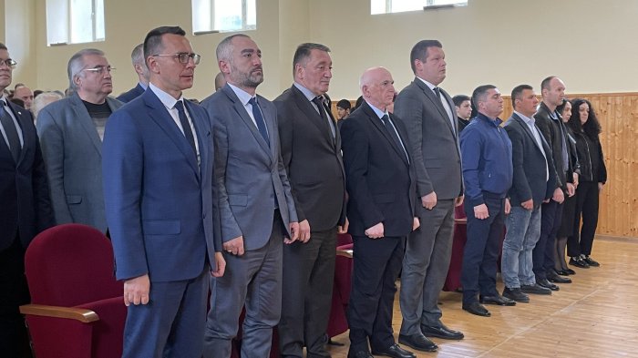 Константин Джуссоев посетил торжественное мероприятие в честь 90-летия Цинагарской школы