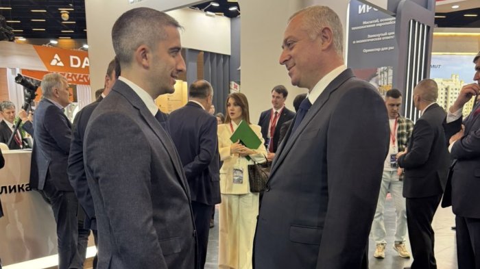 Бадра Гунба посетил стенд Южной Осетии на КИФ-2026 