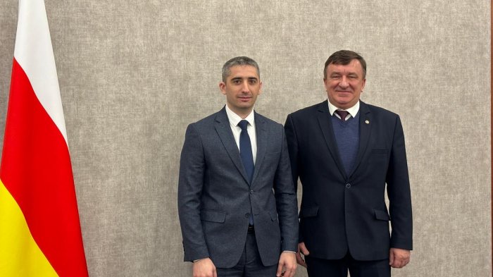 Дзамболат Тадтаев встретился с Юрием Плугатарем