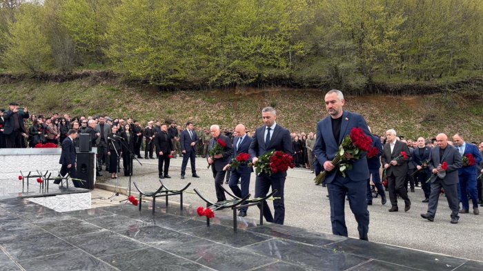 Дзамболат Тадтаев почтил память жертв Зарской трагедии