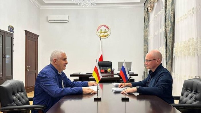 Марат Камболов обсудил с Сергеем Кириенко вопросы развития Южной Осетии