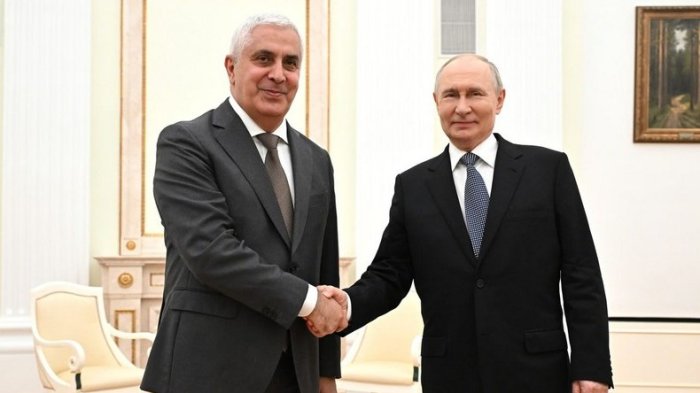 Марат Камболов поздравил Владимира Путина с Днем рождения