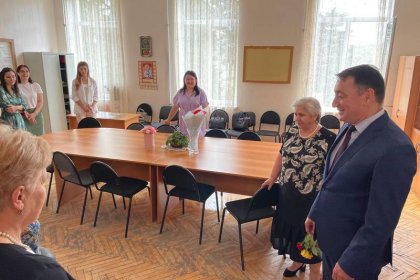 Константин Джуссоев посетил торжественную линейку в Цхинвальской школе №11